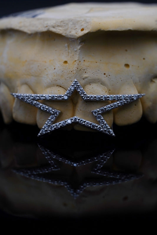 Custom four-cap Star Style VVS lab diamond grillz available in sterling silver and solid 14K gold.