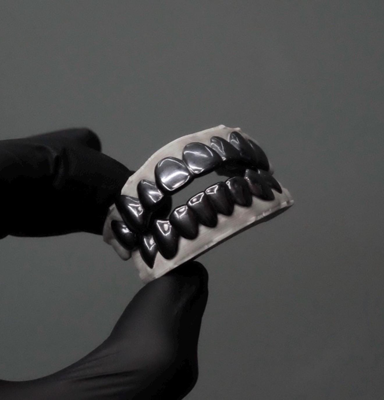 Custom colorful Grillz: Solid Silver or Gold, Precision Fit (black,red,green,blue…)