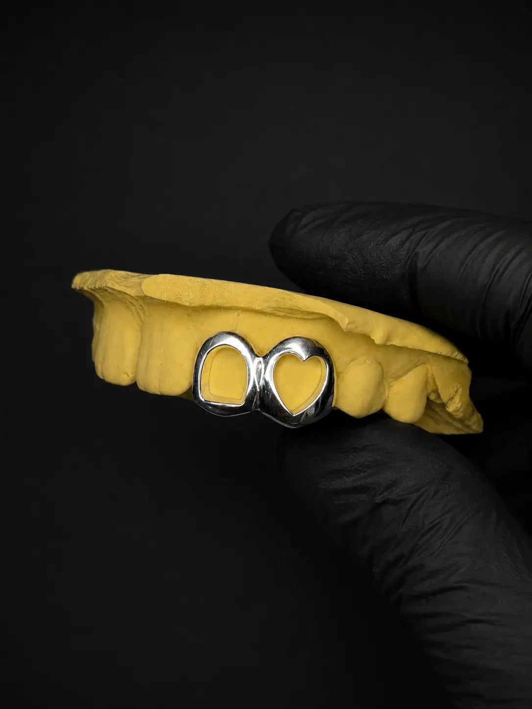 Personalized gold heart fang grillz custom made for upper teeth